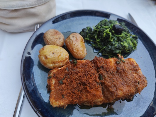 Baked cod and maize bread gratin