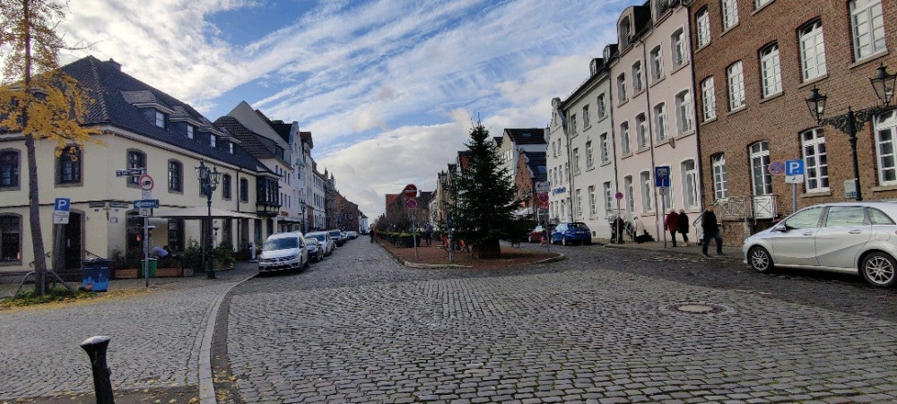 Cobbled street with Dutch style houses