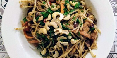 Pad Thai in a white circular plate
