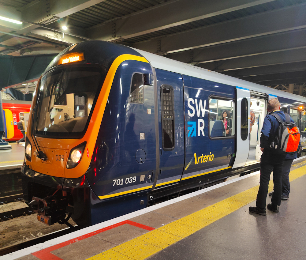 A blue SWR train awaiting departure with the name Arterio printed on the side