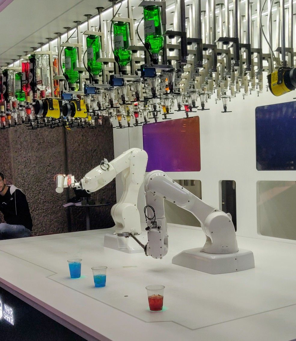 Cocktails made by robots